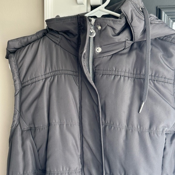 Women’s Calvin Klein Performance Gray Hooded Puffer Vest Fall Winter Size L - Picture 2 of 7